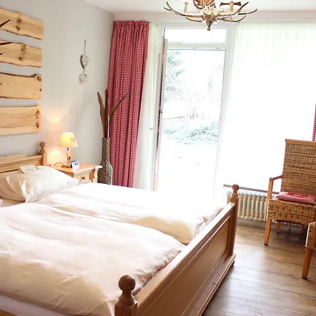 Отель Hasselhof Garni Vier Sterne - Adults Only Браунлаге