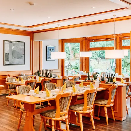 Hasselhof Garni Vier Sterne - Adults Only Отель Браунлаге