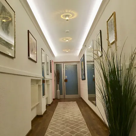 Отель Hasselhof Garni Vier Sterne - Adults Only